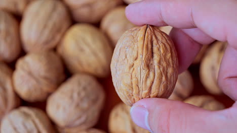 Walnuts-in-a-wooden-bowl