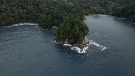 Small-peninsula-between-playa-la-macha-and-playa-la-vaca-near-Quepos,-Costa-Rica