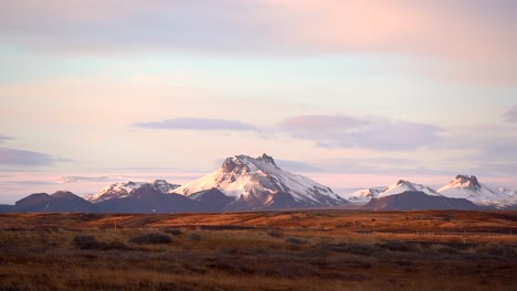 Icelandic-glacier-panorama-at-sunset,-Idyllic-Nordic-Landscape