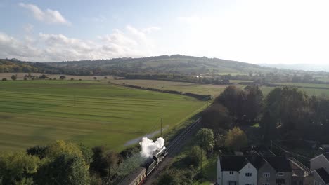 Cotswolds-Steam-Train-running-along-the-Gloucestershire-and-Worcestershire-border-of-the-Cotswolds