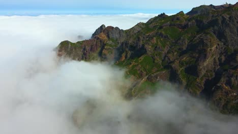 Imágenes-Aéreas-De-La-Parte-Montañosa-De-La-Isla-De-Madeira