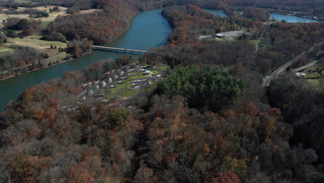 Aerial-View-of-Warriors-Path-State-Park,-Colonial-Heights,-Tennessee-USA,-Bridge-Traffic-and-Landscape-in-Autumn-Season,-Drone-Shot