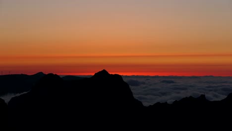 Sonnenuntergang-Zeitraffervideo-Vom-Gipfel-Des-Pico-Do-Arieiro-Auf-Der-Insel-Madeira