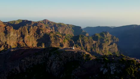 Flying-around-the-peaks-of-Madeira-Island