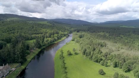 Aerial-follow-shot-of-the-River-Dee-in-Aberdeenshire
