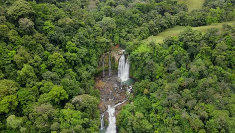 Nauyaca-Wasserfälle-Costa-Rica-Drohnenaufnahme