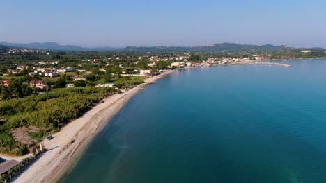Acharavi-Bay-Und-Roda-Beach-Drohnenblick-Im-Sommer