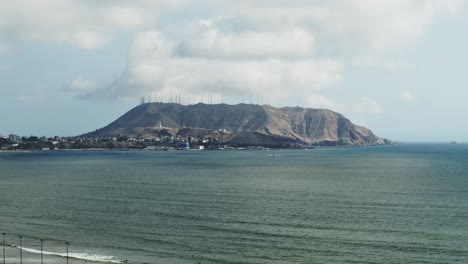 Morro-Solar,-Chorrillos-Beach-Lima-Peru-4k---Zeitraffer