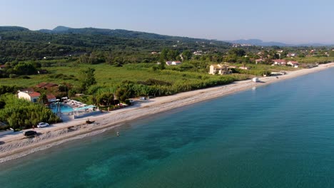 Acharavi-Beach-Im-Norden-Von-Korfu-Luftaufnahme-Im-Sommer