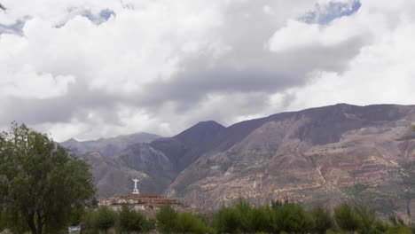 Montañas-Y-Cementerio-Yungay,-Ancash-Peru---4k
