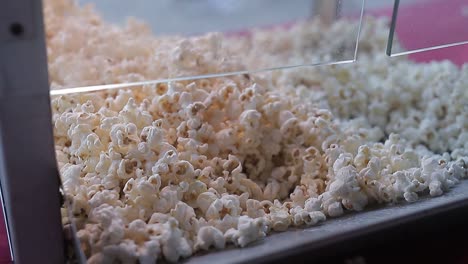 Popcorn,-Nah-Und-Detailliert-Popcornhaufen-Schießen,-Schießen-Mit-Puppen