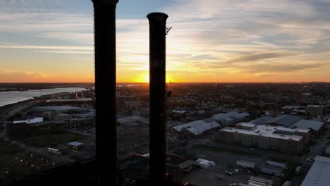 Sonnenuntergang-über-New-Orleans-Und-Altem-Kraftwerk