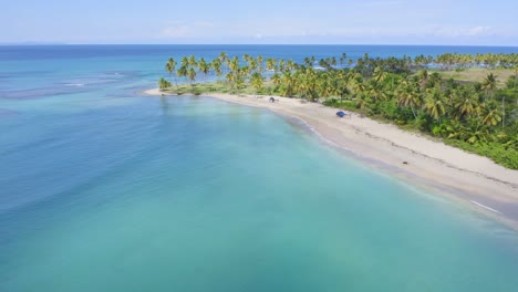 Türkisblaues-Meer-Von-Playa-Costa-Esmeralda-In-Miches,-Dominikanische-Republik