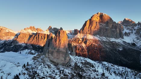 Drone-footage-of-mountains-in-the-Dolomites-close-to-Cortina-d'Ampezzo
