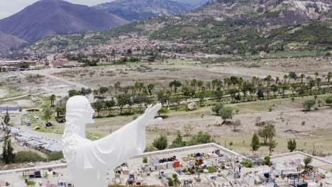 Moving-down-Statue-of-Jesus-around-Yungay,-Ancash,-Peru---UHD