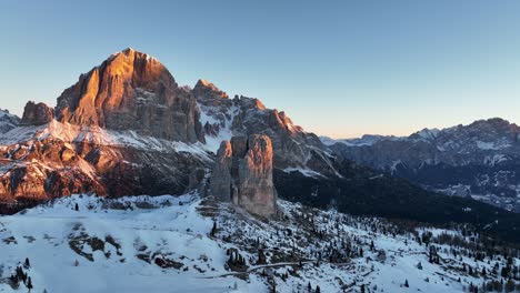 Mountains-in-the-Dolomites-near-Cortina-D'Ampezzo-at-sunrise