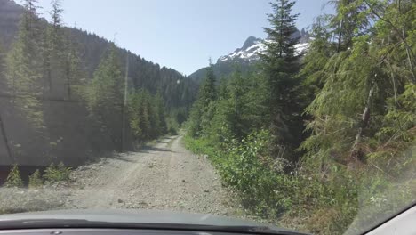 Camino-Forestal-áspero-Al-Monte-5040,-Isla-De-Vancouver,-Canadá