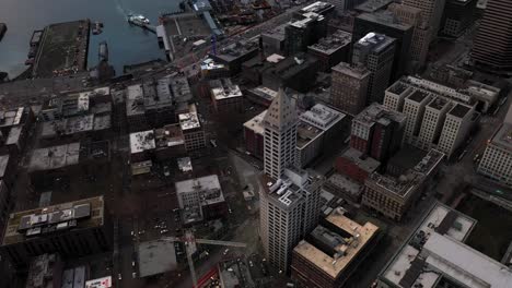Luftaufnahmen-Von-Seattles-Berühmtem-Smith-Tower-Und-Dem-Umliegenden-Viertel-Pioneer-Square