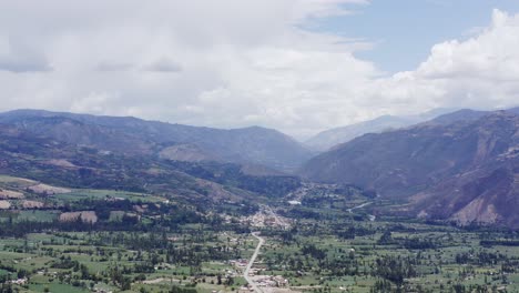 Town-down-valley-around-Yungay,-Ancash,-Peru---UHD