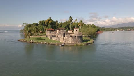 Rio-Dulce,-Hispanic-Fortress-in-Guatemala,-cinematic-drone-shot-dji