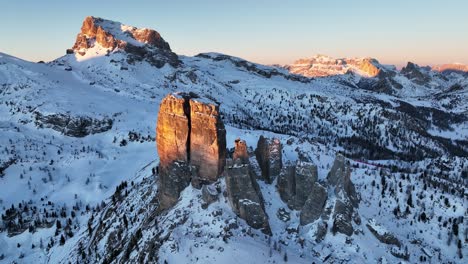Sunrise-of-the-5-torri-in-Cortina-d'Ampezzo-in-the-Dolomites