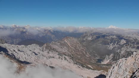 Luftaufnahme-Des-Krn-sees-Im-Triglav-nationalpark-Hoch-In-Den-Julianischen-Alpen,-Sonniger-Tag