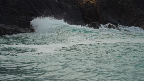 Powerful-waves-are-crashing-on-the-rocks
