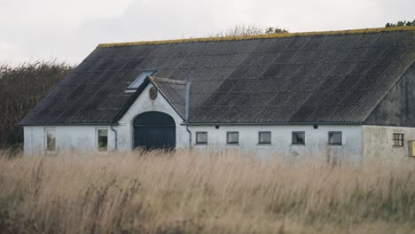 An-old-barn-on-a-farm-in-rural-Denmark