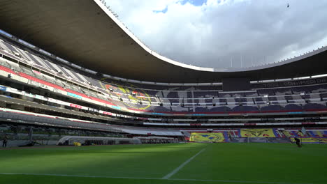 Zeitraffer-Eines-Fußballstadions-In-Mexiko-Stadt,-Bekannt-Als-Estadio-Azteca