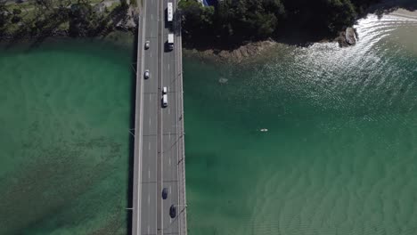 Traffic-At-Tallebudgera-Creek-Bridge-At-Daylight-In-Queensland,-Australia
