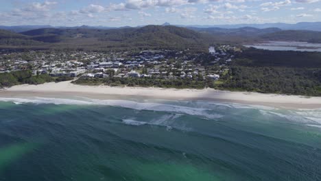 Cabarita-Beach-Along-The-Coral-Sea-Coast-In-New-South-Wales,-Australia---aerial-drone-shot