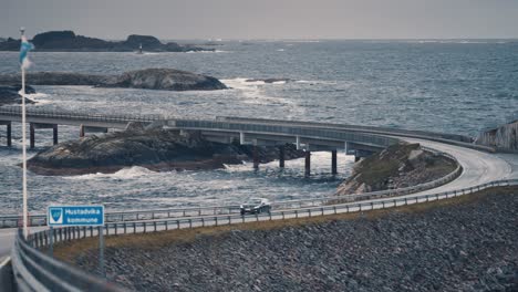 Famous-Atlantic-ocean-road-winding-through-the-archipelago