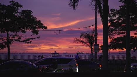 Sunset-in-Manila-Bay,-golden-hour,-Pasay,-Metro-Manila