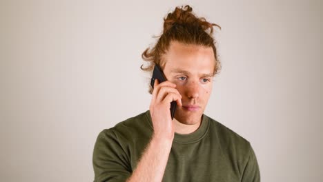 Receiving-an-upsetting-phone-call