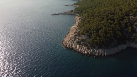 Panning-shot-revealing-unique-wild-beaches-of-Brac-island-at-Adriatic-sea,-Croatia