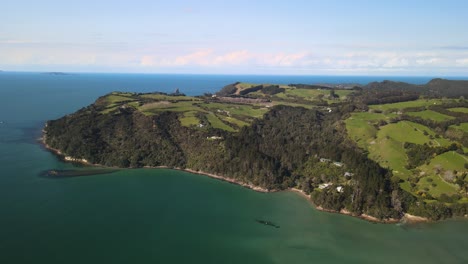 Clifftops-of-Coromandel-Peninsula,-New-Zealand