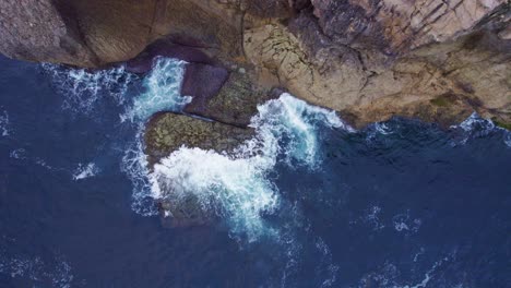 Waves-hiting-the-Rocks---Drone-Shot