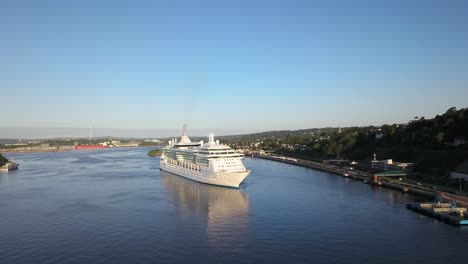 GTS-Brilliance-of-the-Seas-docking-in-Cobh-Co