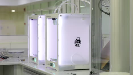 3D-Drucker-Druckt-Innovative-Kunststoffteile