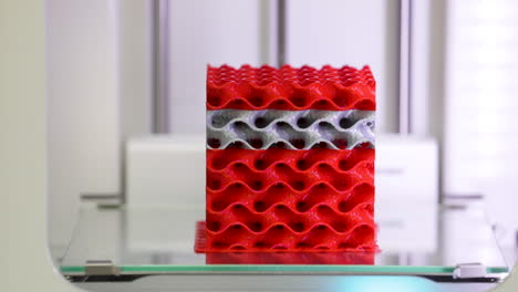 3D-Drucker-Druckt-Innovative-Kunststoffteile