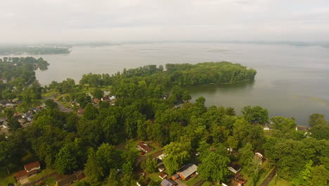 Drone-shot-of-Indian-Lake-in-Ohio,-rotating-aerial-shot