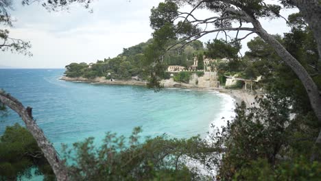 Very-beautiful-beach-in-France