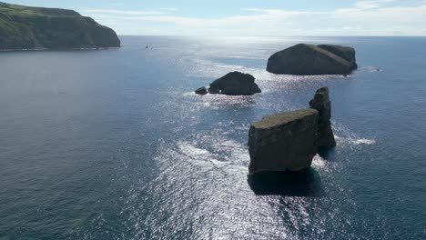 Zerklüftete-Küstenlinie-Der-Portugiesischen-Azoreninseln-Im-Atlantik