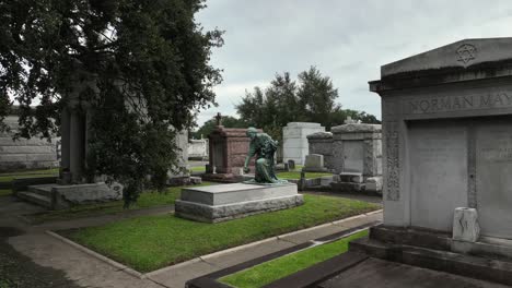 Old-Metairie-cemetery-in-New-Orleans,-Louisiana
