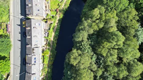 Aerial-video-footage-of-quiet-town-in-the-North-of-England-called-Hebden-Bridge,-Halifax,-West-Yorkshire