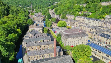 Aerial-drone-footage-of-quiet-town-in-the-North-of-England-called-Hebden-Bridge,-Halifax,-West-Yorkshire