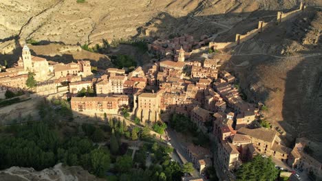 Spectacular-roud-flight-view-around-Albaracin-village-in-Teruel,-Spain,-recorded-early-in-the-morning
