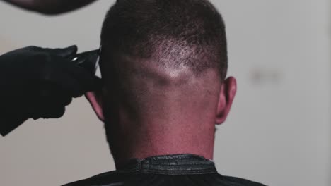Cutting-hair-in-a-barbershop