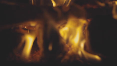 Close-up-macro-shot-of-logs-burning-in-a-fire-pit