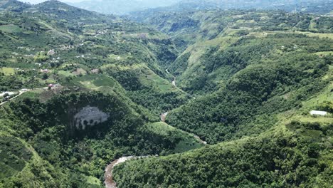 Landschaft-Von-Rio-Magdalena-In-Kolumbien,-Drohnenansicht